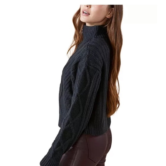 BCBG BCBGeneration Knit 1/2 Zip Sweater Top Black Cable Knit Size small crop - Picture 6 of 10